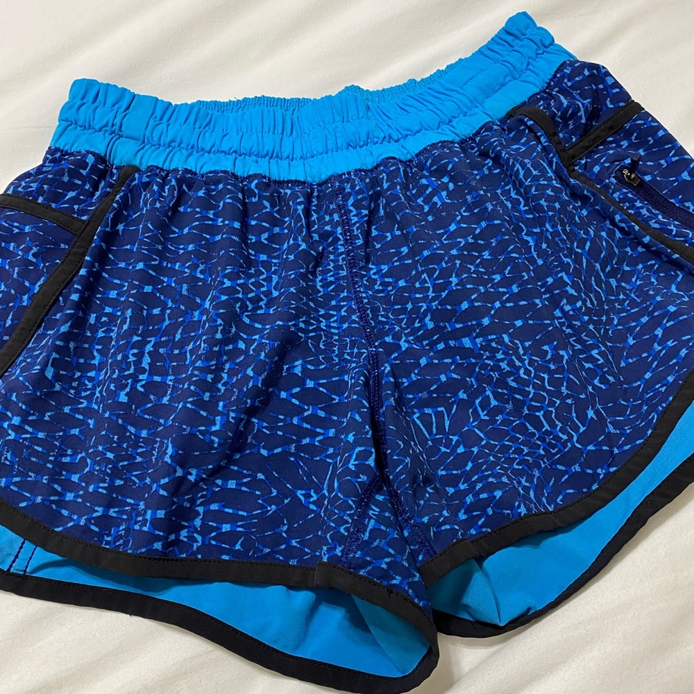 Lululemon tracker shorts 8